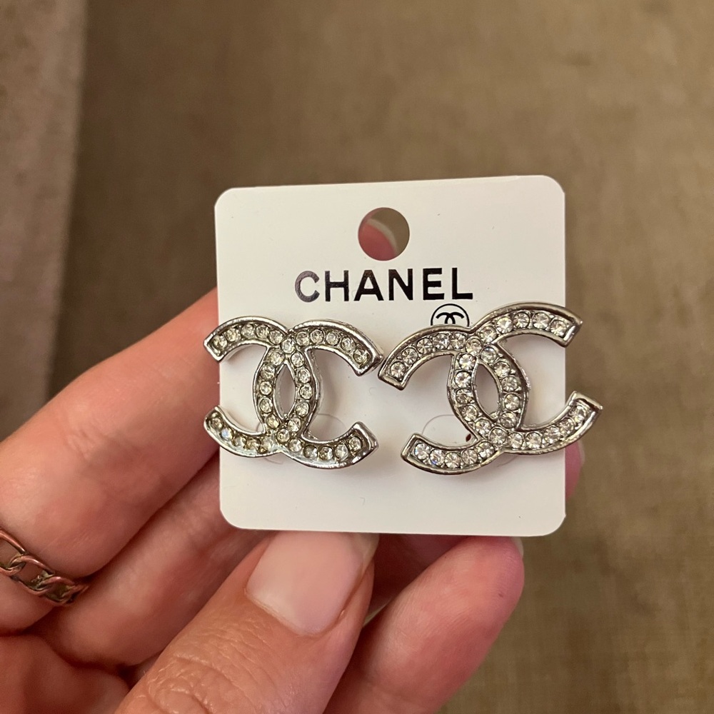 Cc Diamond rhinestone stud earrings - Picture 3 of 3